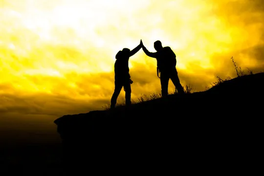 欣浪彩票团队工作场景